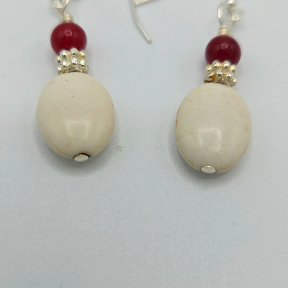 Elegant Silver and Red Beaded Earrings - Picture 2 of 4